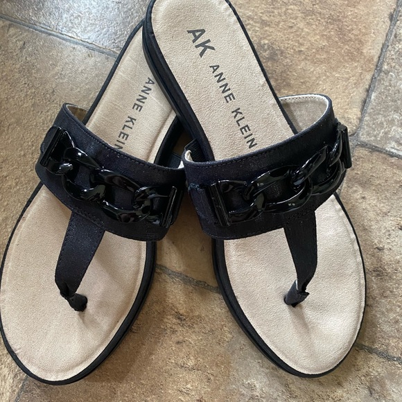 New Anne Klein Sandals, size 7.5. NWT but without original box. See chain detail - Picture 6 of 6